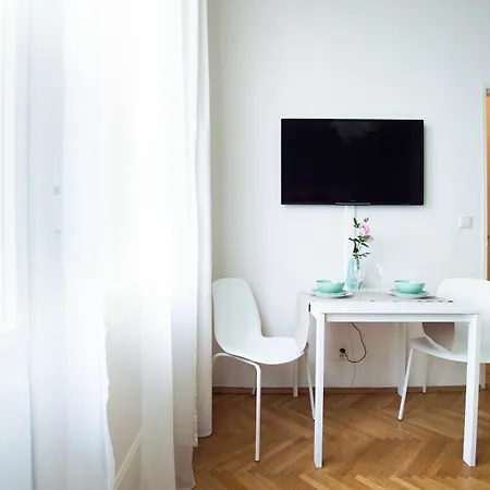 Reznicka Apartmeet * Prague